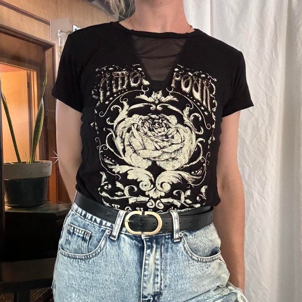 Dream lab vintage Y2K rock ‘n’ roll/punk, baby tee with mesh cut out size medium